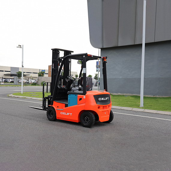 Электропогрузчик Вилочный OXLIFT RX 3045L 4500 мм 3000 кг SS FFL Li-ion Cabin